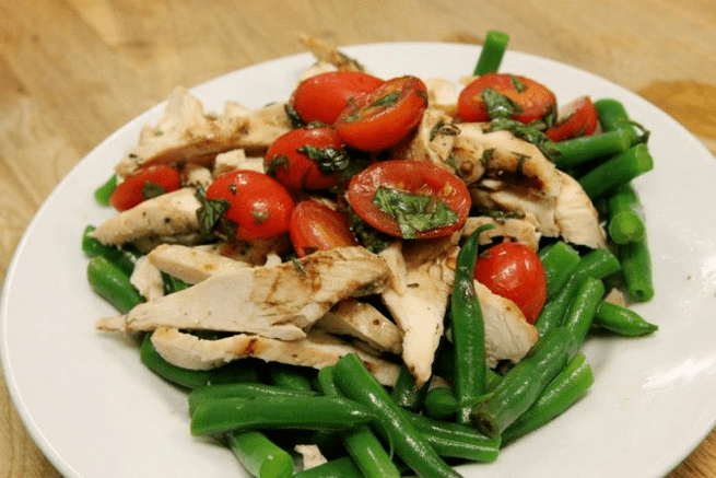 salad ayam pada diet protein