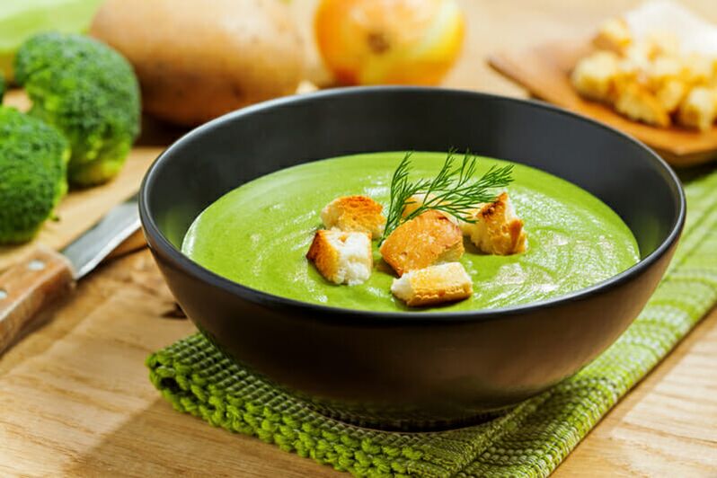 Sup krim brokoli dalam menu pemakanan untuk menurunkan berat badan